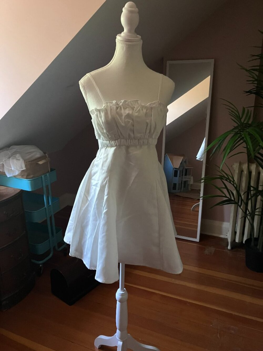 White ruffled neckline ruched babydoll dress a line mini tank gown - Picture 5 of 8